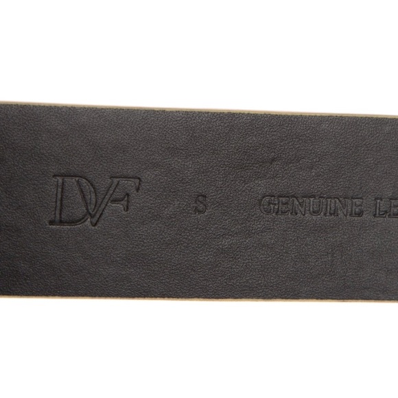SOLD 🛍 DIANE VON FURSTENBERG Embossed Waist Belt - Picture 5 of 7